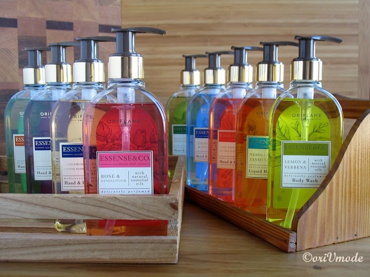 Коллекция ароматов и оттенков: Премиальная линейка средств для душа и тела с эфирными маслами Oriflame Essense & Co