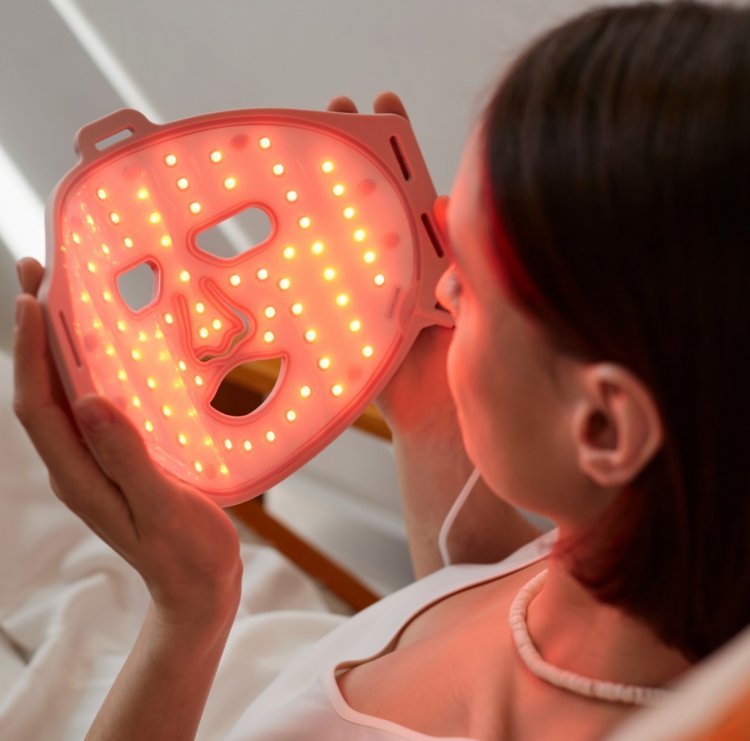 LED-маска: как выбрать и какого эффекта ожидать